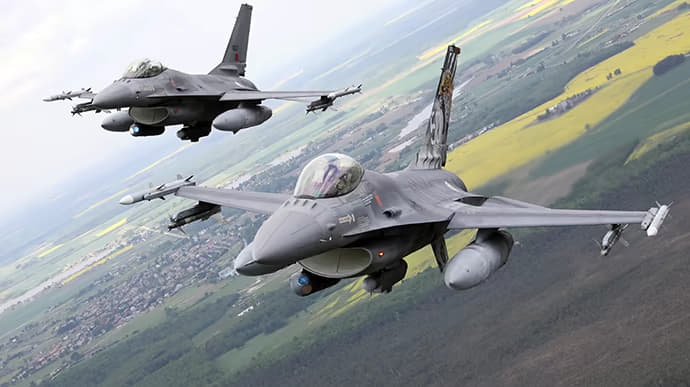Kiyev dastlabki F-16 qiruvchilarini qachon olishi aytildi