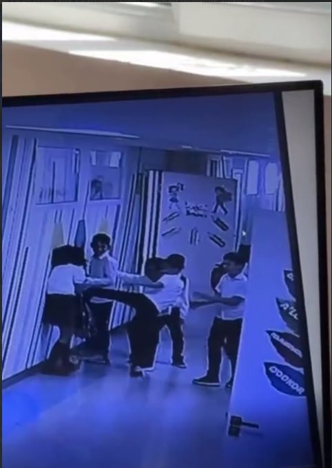 Sergelidagi maktabda 4-sinf qiz o‘g‘il sinfdoshlari tomonidan kaltaklandi (video)