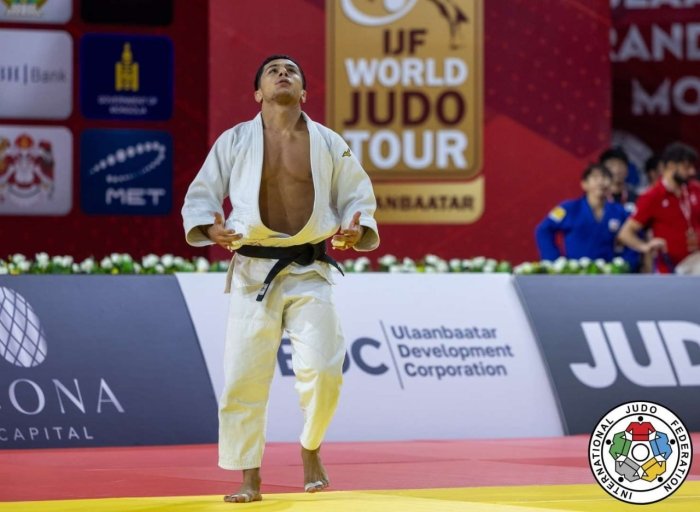 Олимпиада совриндорини мағлуб этган Абдураҳим Нутфуллоев Улан-Батор "Катта дубулға" чемпионига айланди