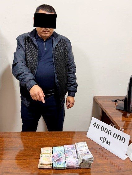 Суд бошқарувчиси ёрдамчисининг ноқонуний ҳаракати фош бўлди