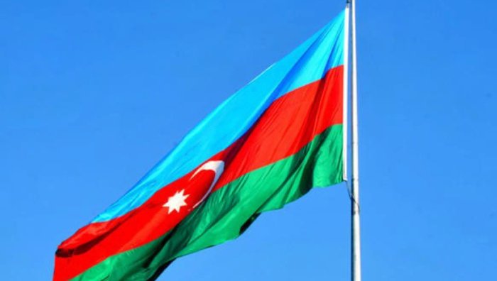 Ikki jinsli tasmali ruscha