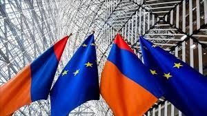 ЕИ Арманистондан Россия билан диний-руҳий алоқаларни узишни талаб қилмоқда
