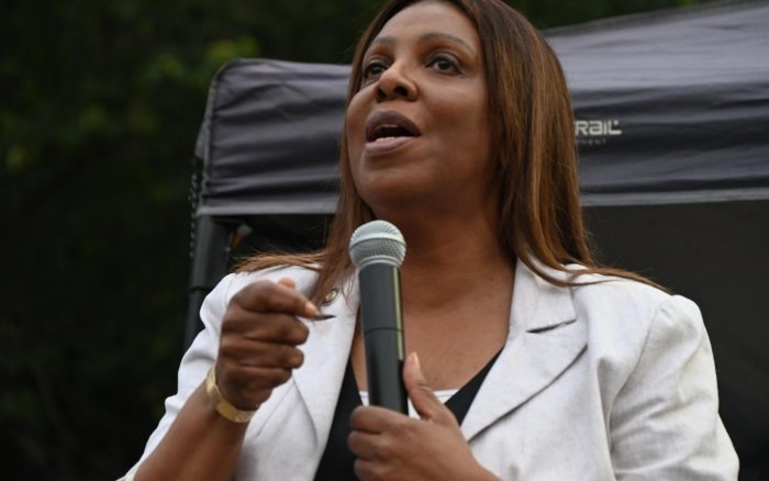 Bosh prokuror firibgarlikda ayblanmoqda