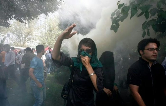 Eronda bir necha kundan beri davom etayotgan norozilik namoyishlarida kamida 35 kishi halok bo‘ldi