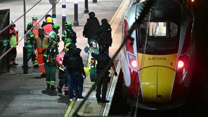 Поезддаги пичоқбозлик оқибатида 9 киши жароҳат олди