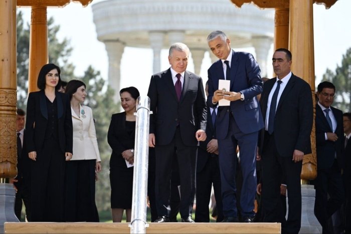 Shavkat Mirziyoyev O‘zbekiston Milliy muzeyiga asos soldi