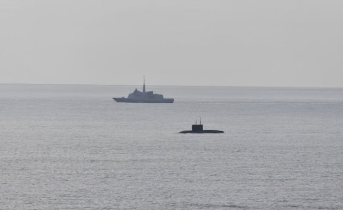 НАТО бош котиби Россия сувости кемаси устидан кулди