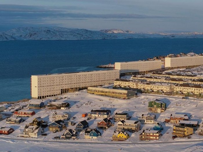 AQSh rasmiy kanallarni chetlab o‘tgan holda Grenlandiyaning harbiy infratuzilmasi haqida ma’lumot olishga uringan