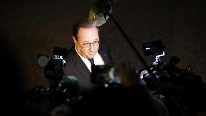 Франциянинг собиқ президенти Олланд биринчи турда парламентга сайлана олмади