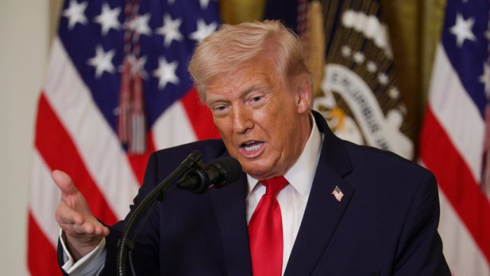 Tramp Baydenni Ukrainaga 400 milliard dollar naqd pul berishda aybladi