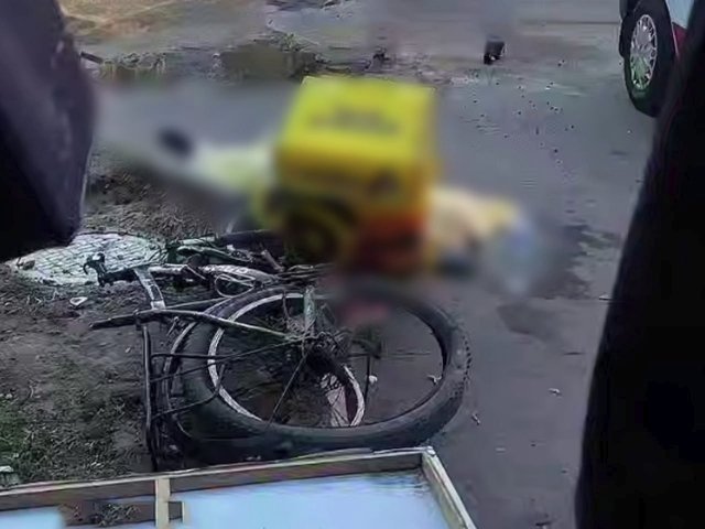 Toshkentda yuk mashinasi 22 yoshli kuryerni urib yubordi (video)