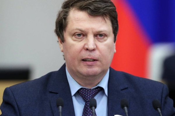 Россиялик депутат Қирғизистонни "сурбетлашган ташкилот" деб атади. Жанжал кўтарилди