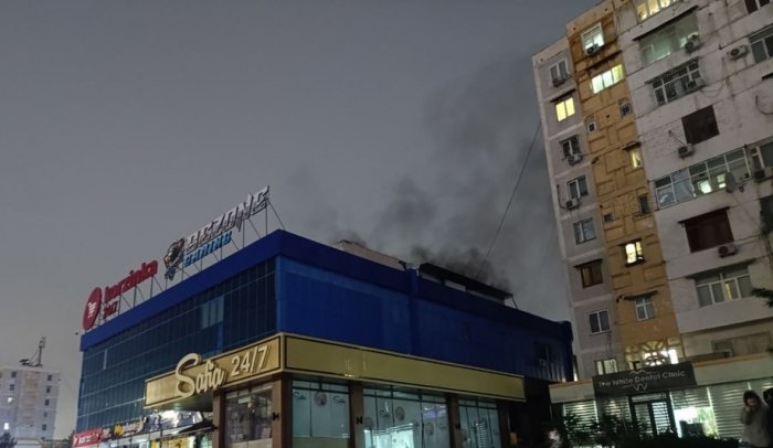 «Новза» бекати яқинидаги мажмуада ёнғин юз берди