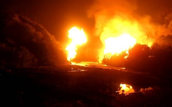 Колумбия шимолида номаълум кимсалар нефть қувурини портлатиб юборди Колумбия шимолида номаълум кимсалар нефть қувурини портлатиб юборди