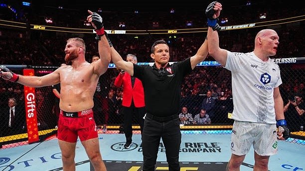 Ўзбекистонлик UFC'чи фаолиятида илк бор дуранг қайд этди