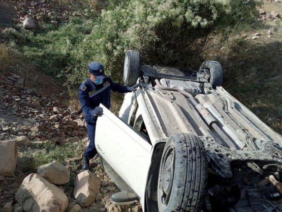 Yana bir YTH! Xushyorlikni yo‘qotgan haydovchi harakat chog‘ida boshqaruvni yo‘qotdi. Ammo...