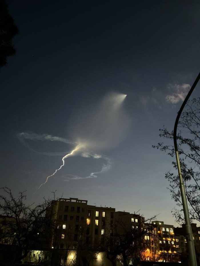 Эрон баллистик ракеталар учирди