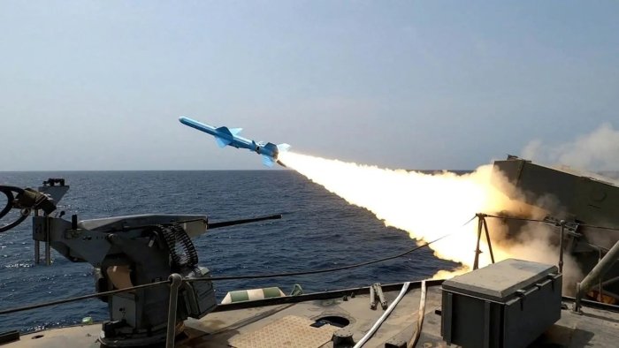 Эрон Трамп кутгандан кучлироқ бўлиб чиқдими?