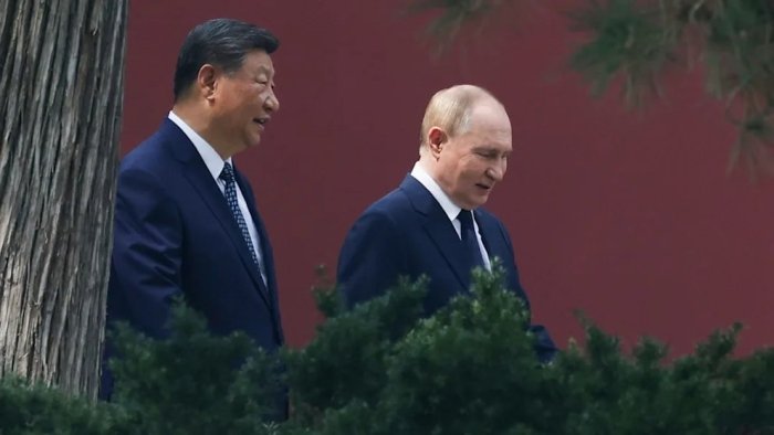 Си Сзинпин Путиндан ўрнак олмоқда ва Иккинчи жаҳон уруши хотирасини сиёсий мақсадларда ишлатмоқда