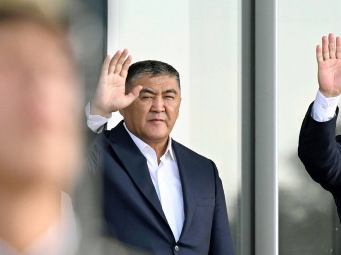 Qamchibek Tashiyev Qirg‘izistonga qaytdi, ayni damda IIVda guvoh sifatida so‘roq qilinmoqda