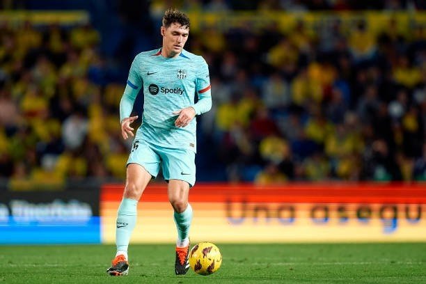 "Барселона" марказий ҳимоячиси Англияга қайтиши мумкин