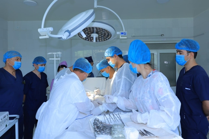 Samarqandda ilk bor jigar transplantasiyasi amaliyoti bajarildi