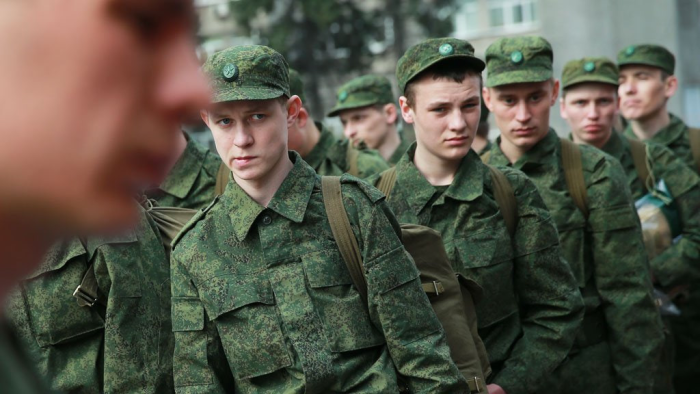 Россияда 130 минг киши мажбурий ҳарбий хизматга чақирилиши ҳақида Путин фармон имзолади