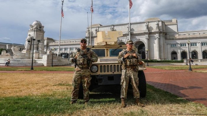 Endi AQSh Milliy gvardiyasi Vashingtonda o‘qotar qurol olib yuradi — DW