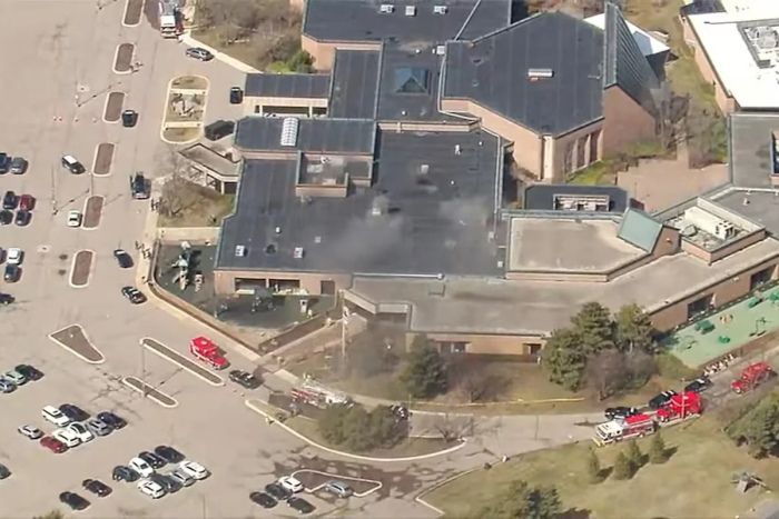 Michigan shtatidagi yahudiylar ibodatxonasiga hujum qilgan shaxs xavfsizlik xodimlari tomonidan otib o‘ldirildi