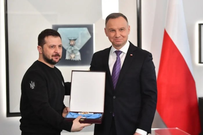 Varshavada Zelenskiyni Polshaning oliy ordenidan mahrum qilishmoqchi