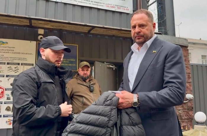 Зеленский девонининг собиқ раҳбари Андрей Ермак $3,1 млн гаров эвазига озод қилинди