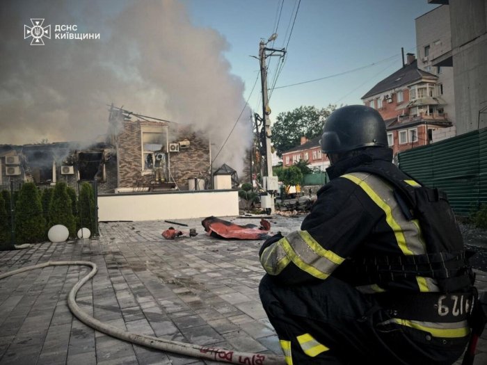 Россиянинг Киевга қарши кенг кўламли дрон ва ракета ҳужуми оқибатида олти киши ҳалок бўлди, 19 киши жароҳатланди