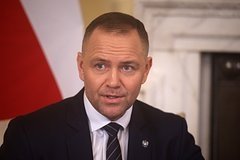 Polshada siyosiy inqiroz kuchaydi — Navroskiy