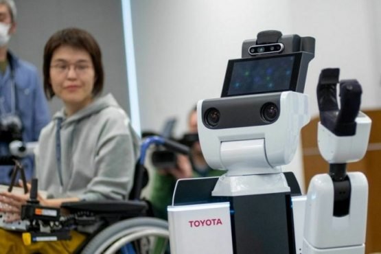 Япония 2020 йилги Олимпиадада ишловчи роботларни тақдим қилди