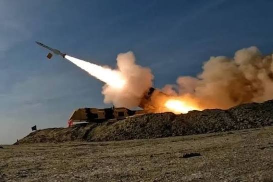 Эрон Саудия Арабистонида жойлашган АҚШ ҳарбий базаси томон баллистик ракета учирди
