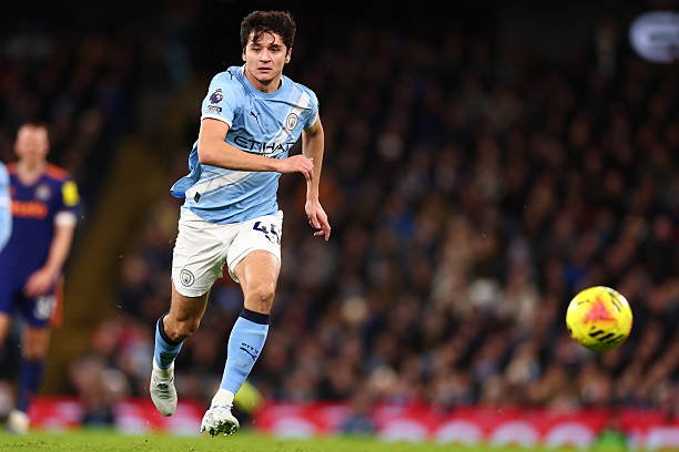 Машҳур модель Ҳусановга учрашув таклиф қилди