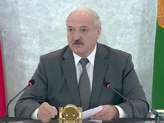 Лукашенко Россия — Украина музокараларини қандай ташкил этгани ҳақида: "Бу — триллер"