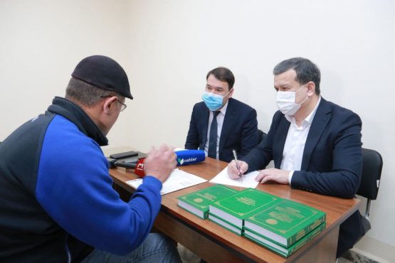 Фуқароларнинг мурожаатлари ўрганилиб, уларга ҳуқуқий кўмак берилди Фуқароларнинг мурожаатлари ўрганилиб, уларга ҳуқуқий кўмак берилди