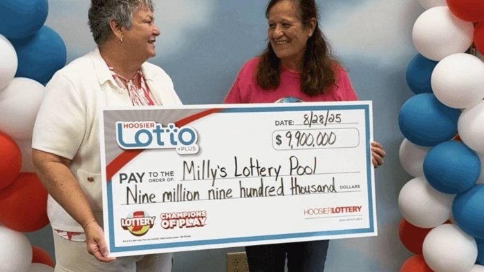 Лотереяда 10 млн доллар ютган аёл пулни собиқ ҳамкасблари билан бўлишди