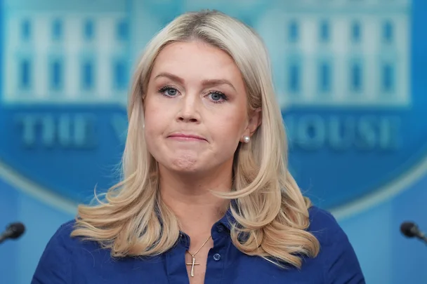 Оқ уй олимларнинг сирли ўлими ва йўқолиши ҳақидаги маълумотларни текширади