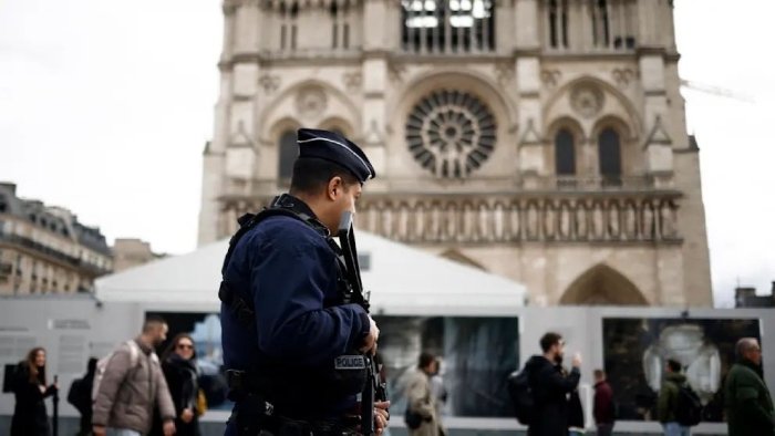 Франция полицияси теракт уюштиришга уринишда гумон қилинган 62 ёшли мисрлик эркакни қўлга олди