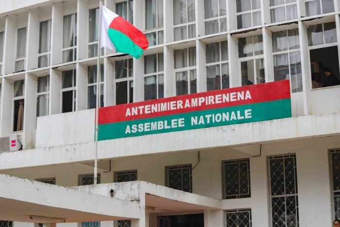  Мадагаскар парламенти мамлакатдан қочиб кетган президентга импичмент эълон қилди — АFP