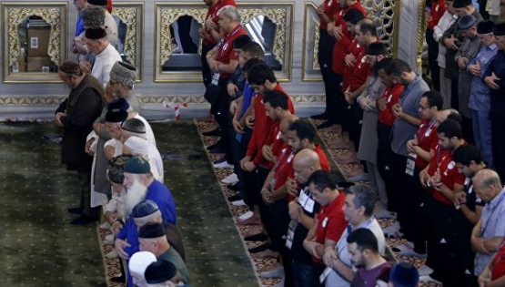 Мисрда масжидларда жума намози ўқилишига рухсат берилди