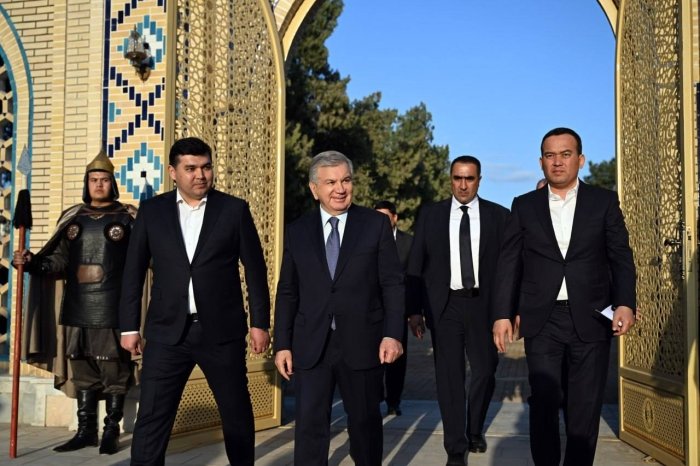 Президентимиз Термиздаги этношаҳарчани кўздан кечирди