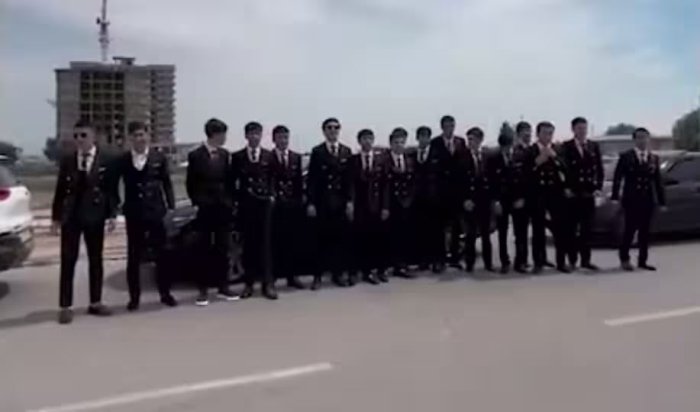 Наманганда эсдаликка видео олмоқчи бўлган битирувчиларга чора кўрилди