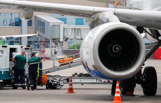 Дунёда илк бора: Исроилнинг учувчисиз самолёти фуқаролик аэропортига қўнди