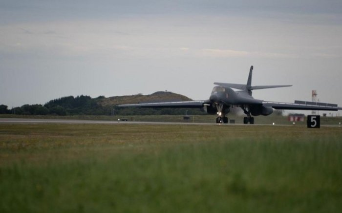 AQSh bombardimonchi samolyotlari Rossiya chegarasi yaqinidagi Norvegiya bazasiga yetib keldi