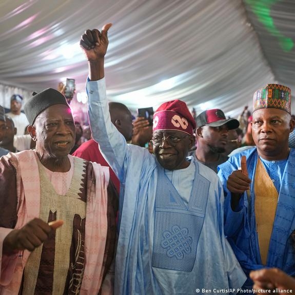 Nigeriya: Bola Tinubu prezident sifatida qasamyod qildi