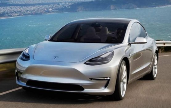 Germaniyalik erkak tasodifan 27 ta Tesla Model 3 elektromobiliga buyurtma berib yubordi