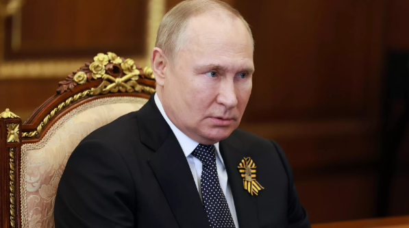 Putin Donbass muammosini tinchlik yo‘li bilan hal qilishga imkoniyat berishmaganini aytdi